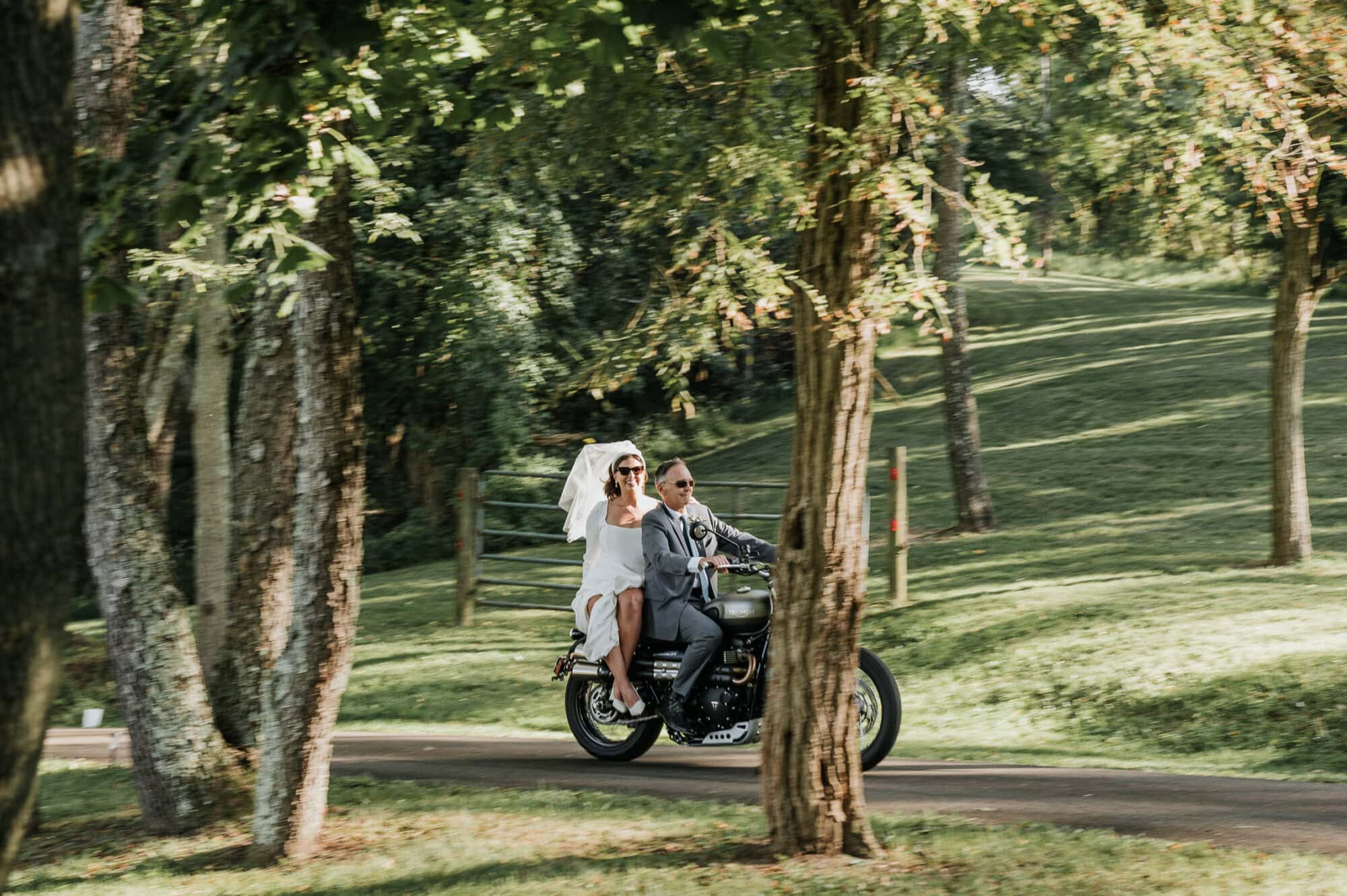 Eileen Meny Photography, Brooklyn Photojournalistic Wedding Photographer