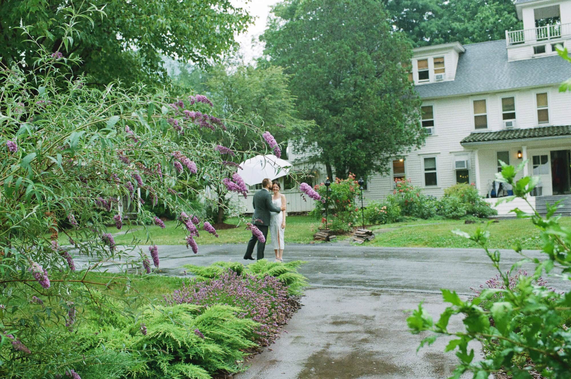 Eileen Meny Photography, Brooklyn Photojournalistic Wedding Photographer
